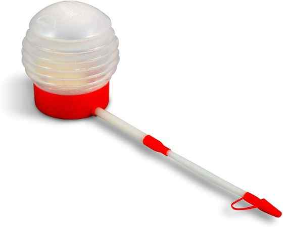 get-rid-of-sting-bugs-in-the-attics-using-powder-bulb-duster